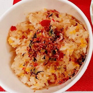 カリカリ梅とひじきの炊き込みご飯